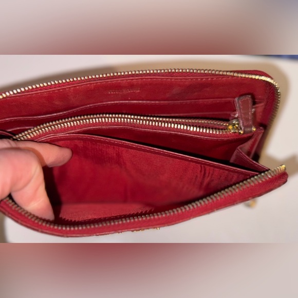 MIU MIU ZIPPY WALLET - Picture 12 of 15